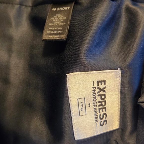 Express Men's Photographer Navy Suit Jacket and Pants, size 40S & 31/30, w/ tie - Picture 5 of 6